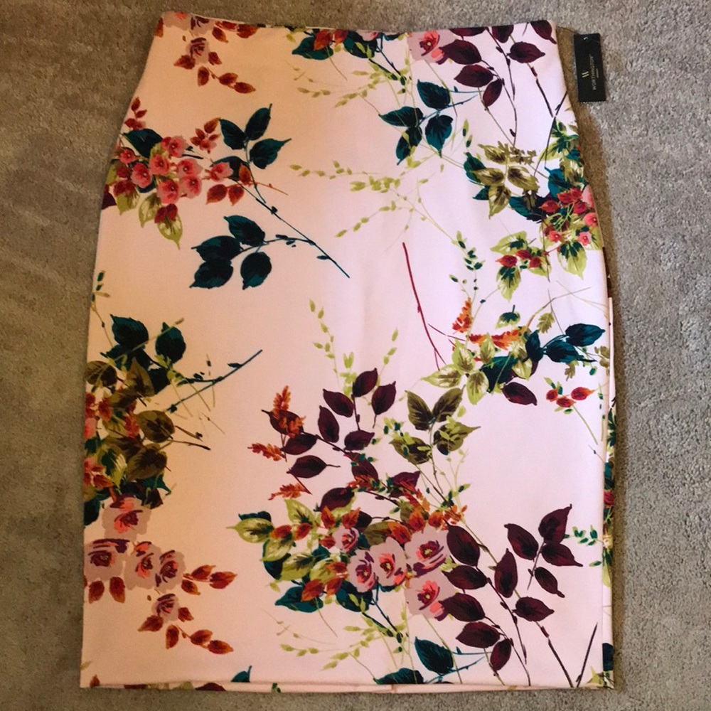NWT Floral Worthington W Skirt